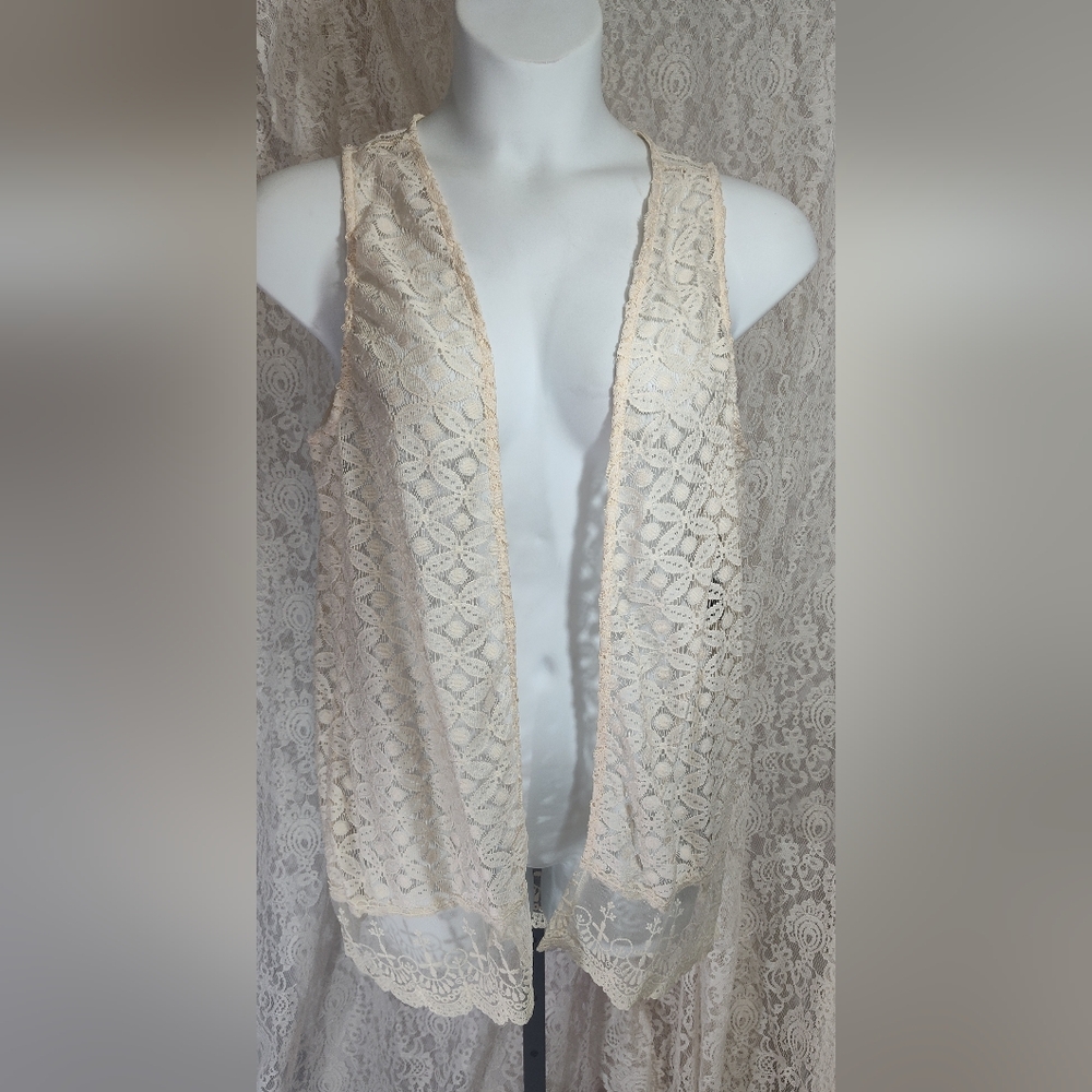 Crochet Vest Lace Hem Line Open Front in Cream (Junior XL 15/17)